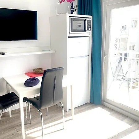 Apartment For Two In The Heart Of Nerja